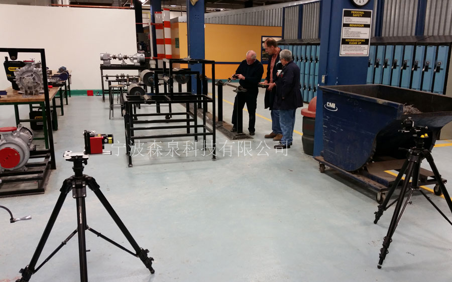 如何用激光測量輥的平行度？